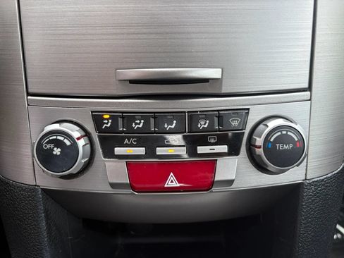 Used 2011 Subaru Legacy 2.5i Premium AWD/4WD image 17