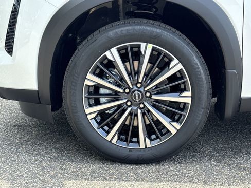 New 2026 Nissan Pathfinder Platinum FWD image 26