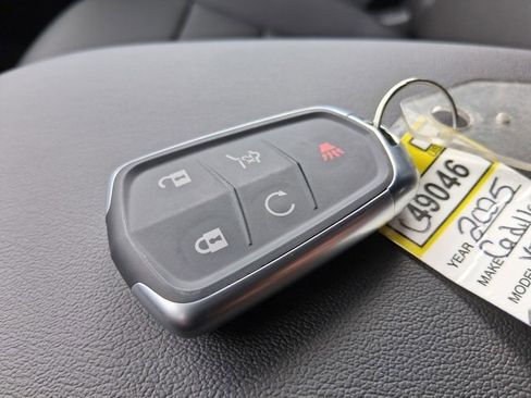 New 2025 Cadillac XT6 Luxury image 28