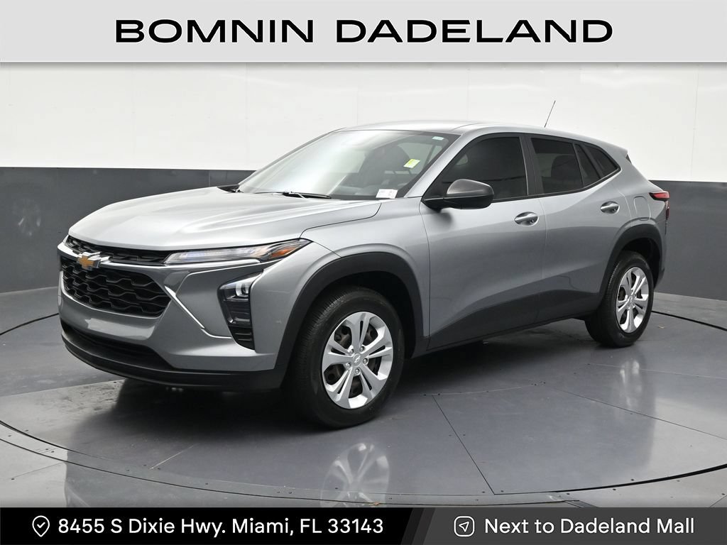 Used 2024 Chevrolet Trax LS FWD image 1