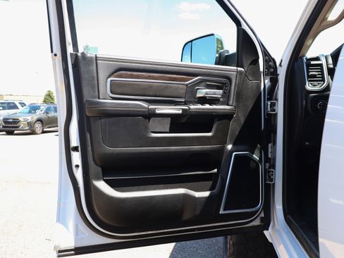 Used 2019 RAM 2500 Laramie AWD/4WD image 18