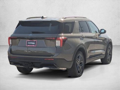 New 2026 Ford Explorer ST-Line w/ ST-Line Street Pack image 2