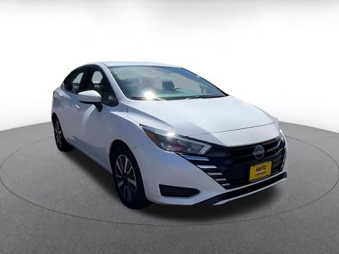 Used 2025 Nissan Versa SV FWD image 3