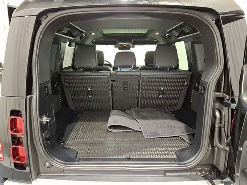 Certified 2025 Land Rover Defender 110 S image 28