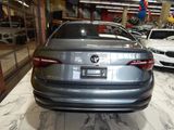 Used 2024 Volkswagen Jetta SE w/ Panoramic Sunroof Package image 5