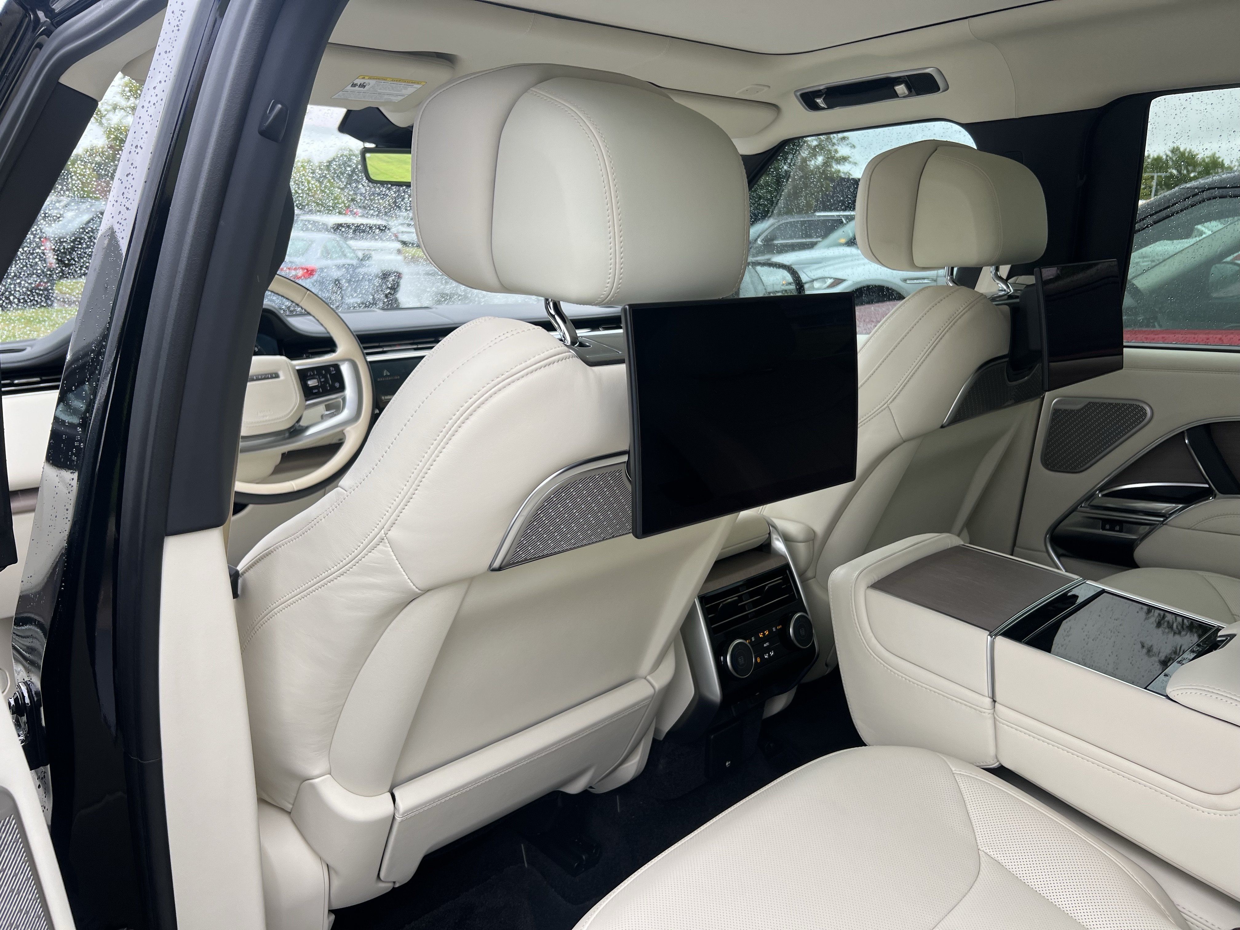 Certified 2023 Land Rover Range Rover First Edition AWD/4WD image 33
