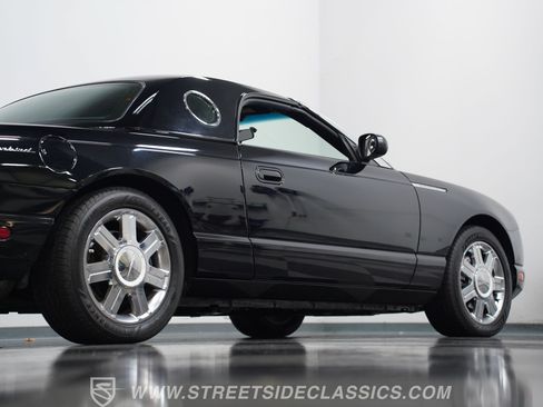 Used 2005 Ford Thunderbird RWD image 28
