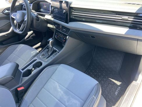 Used 2026 Volkswagen Jetta SE FWD image 24