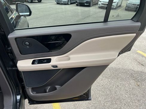 Used 2020 Lincoln Aviator Reserve image 21
