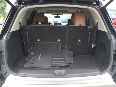 Used 2023 Nissan Pathfinder Platinum AWD/4WD image 24