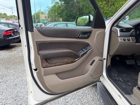 Used 2015 Chevrolet Suburban LT AWD/4WD image 10