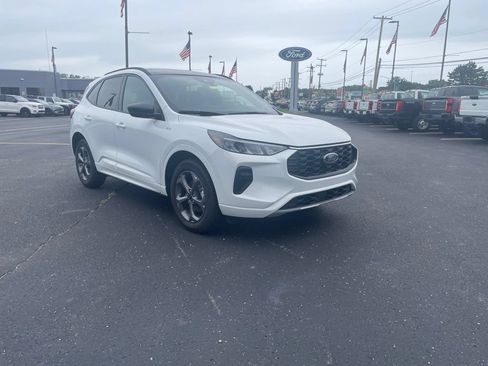 Used 2023 Ford Escape ST-Line w/ Tech Pack #1 AWD/4WD image 3