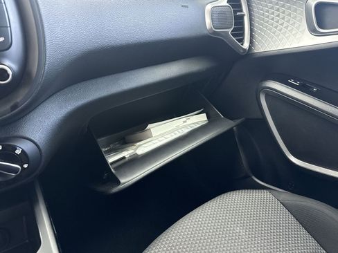 Used 2023 Kia Soul LX image 27