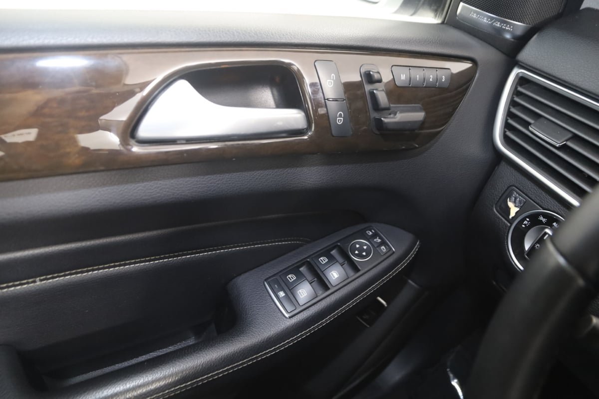 Used 2015 Mercedes-Benz ML 350 4MATIC image 24