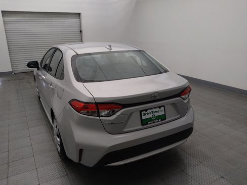 Used 2022 Toyota Corolla LE FWD image 6
