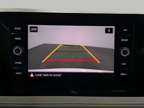 New 2026 Volkswagen Taos SE FWD image 5