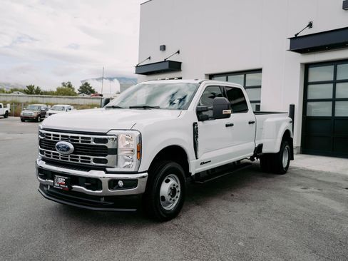 Used 2024 Ford F350 XLT image 3