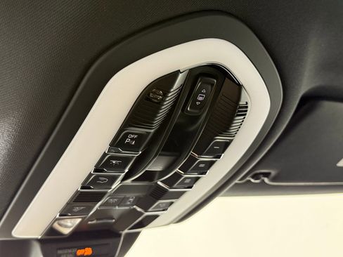 New 2026 Porsche Macan S image 23