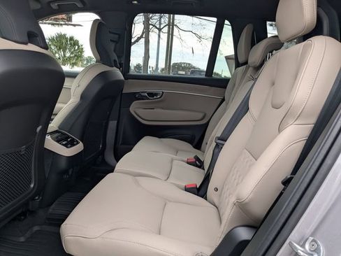 New 2026 Volvo XC90 B6 Plus w/ Protection Package Premier AWD/4WD image 15