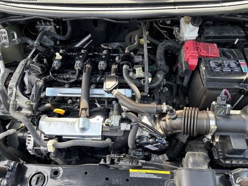 Used 2025 Nissan Versa SV FWD image 30