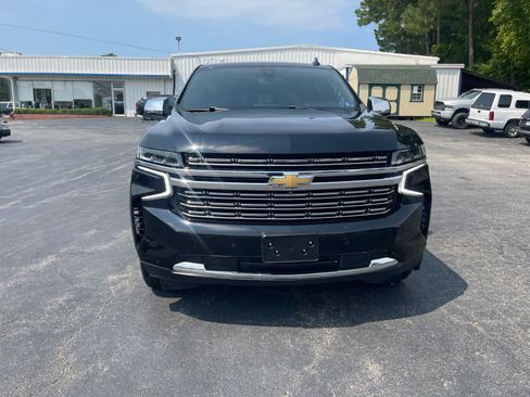 Used 2021 Chevrolet Suburban Premier AWD/4WD image 2