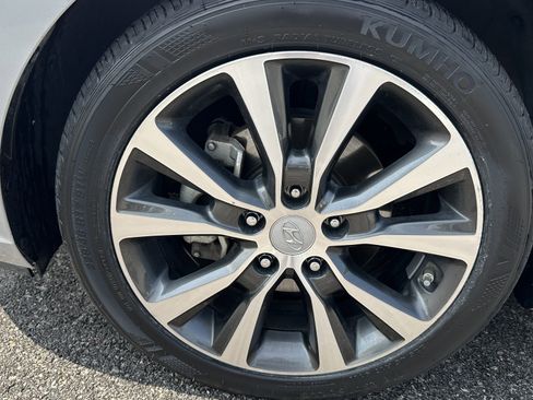 Used 2018 Hyundai Elantra GT FWD image 12