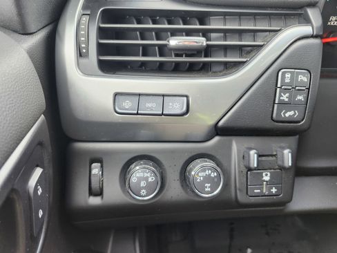 Used 2019 Chevrolet Tahoe Premier image 17