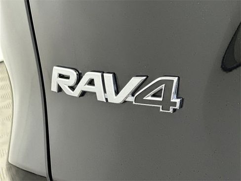 Used 2021 Toyota RAV4 XLE image 33