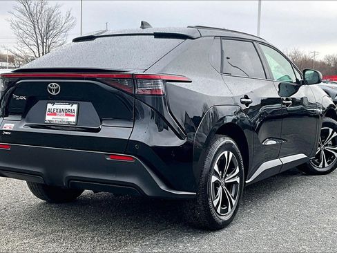 Used 2025 Toyota bZ4X FWD image 11