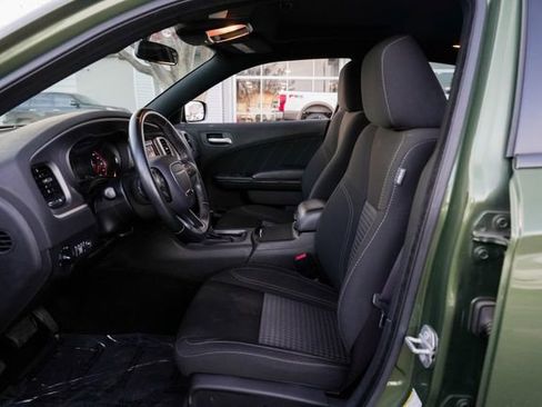 Used 2020 Dodge Charger SXT w/ Blacktop Package image 19