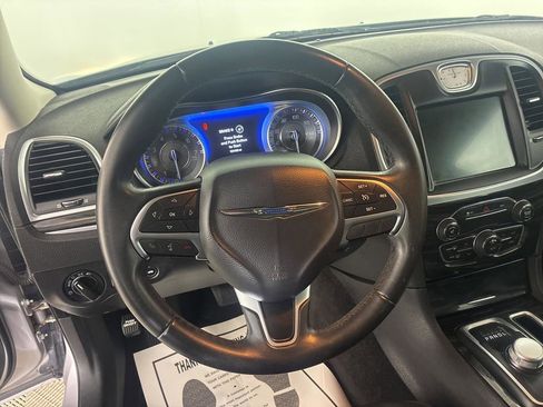 Used 2016 Chrysler 300 Limited image 12