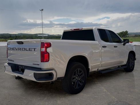 Used 2026 Chevrolet Silverado 1500 Custom w/ LPO, Dark Essentials Package RWD image 3