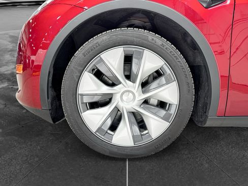 Used 2024 Tesla Model Y Long Range AWD/4WD image 29