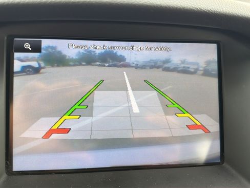 Used 2013 Ford Focus Titanium FWD image 21