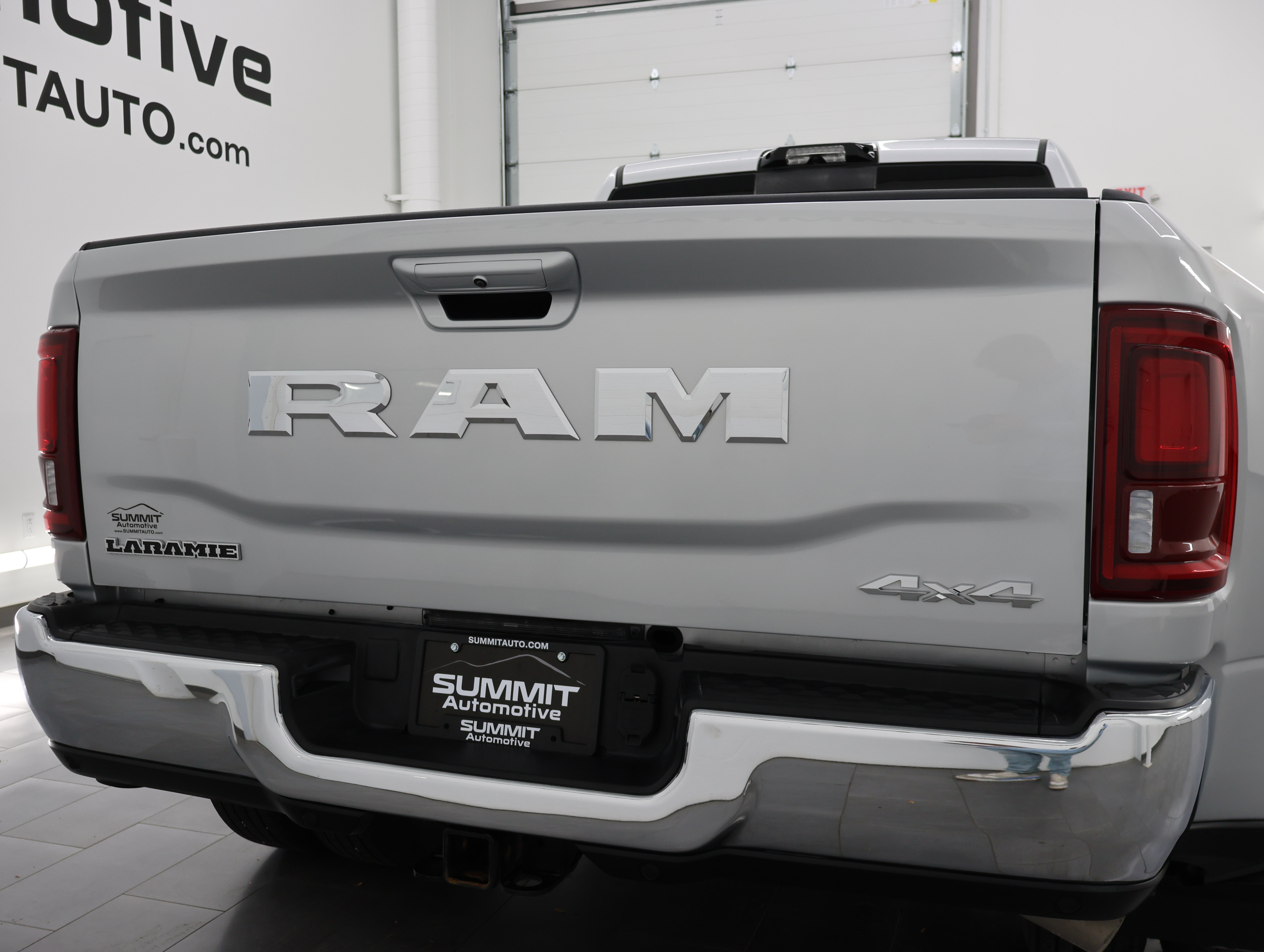Used 2026 RAM 3500 Laramie AWD/4WD image 25