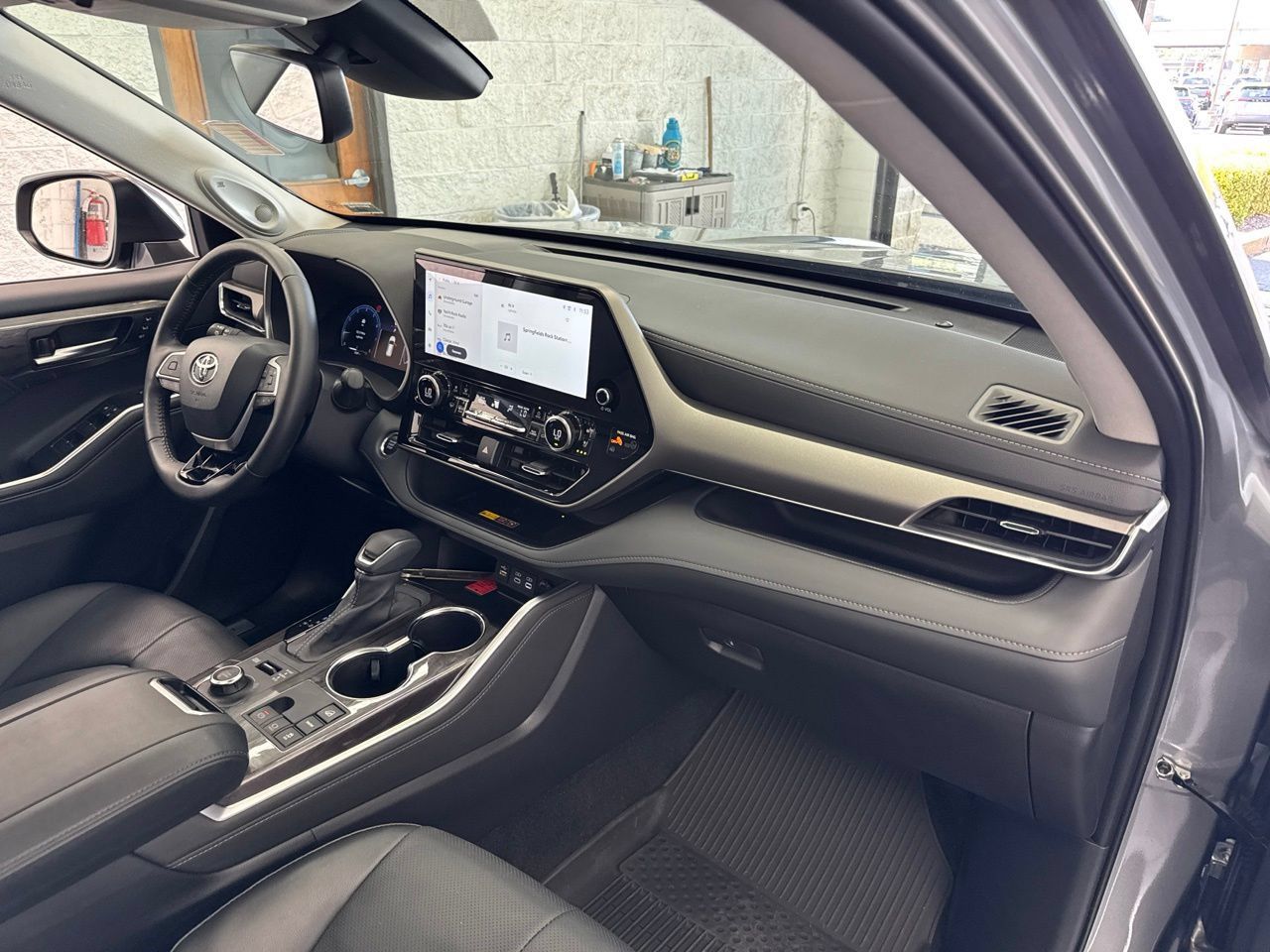Used 2026 Toyota Highlander Limited AWD/4WD image 54