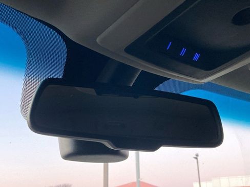 Used 2015 RAM 1500 Classic SLT w/ SLT Plus D￩cor Group image 26