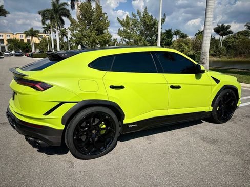 Used 2024 Lamborghini Urus Performante AWD/4WD image 6