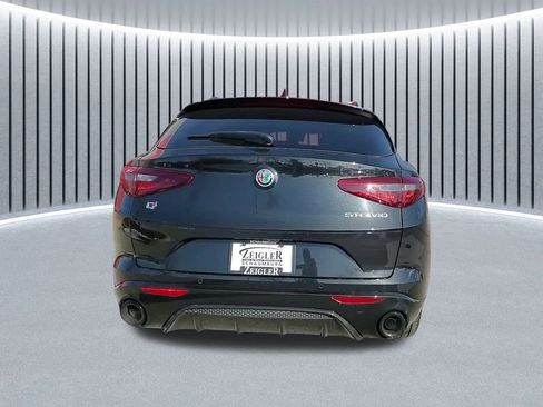 Used 2023 Alfa Romeo Stelvio Veloce image 4