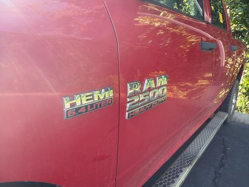 Used 2014 RAM 2500 Tradesman w/ Chrome Appearance Group AWD/4WD image 5