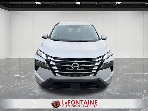 Used 2025 Nissan Rogue SV FWD image 3