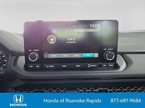 Used 2025 Honda Accord SE image 21