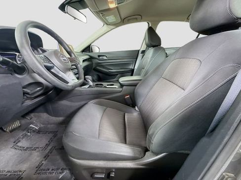 Used 2025 Nissan Altima 2.5 SV image 19