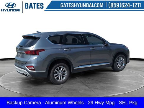 Used 2019 Hyundai Santa Fe SEL FWD image 2