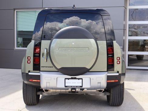 Used 2025 Land Rover Defender 110 S AWD/4WD image 9