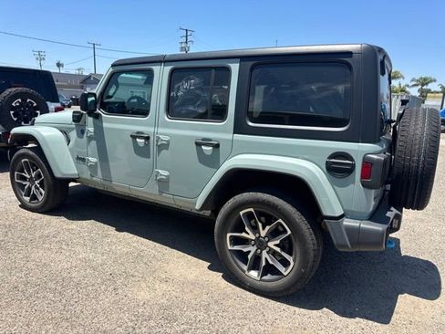 Used 2024 Jeep Wrangler Unlimited AWD/4WD image 8
