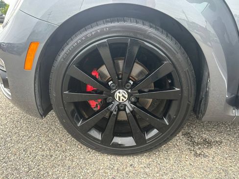 Used 2014 Volkswagen Beetle R-Line FWD image 30