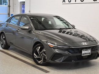 Used 2025 Hyundai Elantra SEL FWD video 1