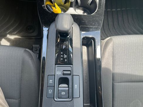 Used 2024 Toyota Prius LE image 29