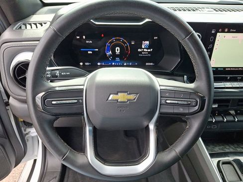 Used 2024 Chevrolet Colorado LT RWD image 20